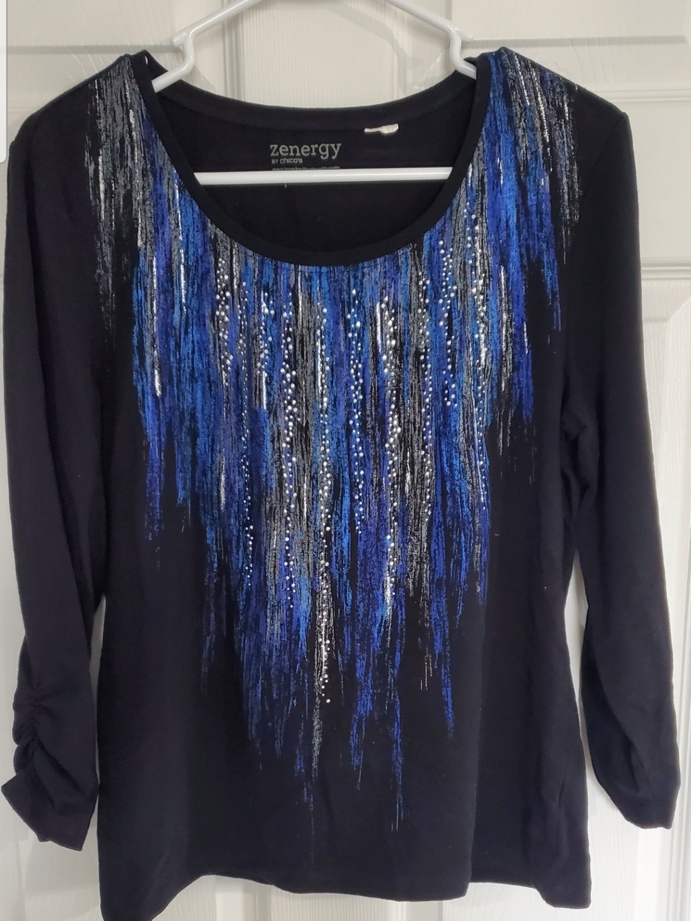 Zenergy By Chico's Black Long-Sleeve Top with Blue and Silver Brushstroke Detail